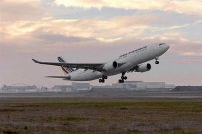 Air France Flight AF 447 Vanishes Over Atlantic Ocean